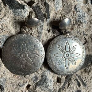 Vintage Sterling Silver Floral Earrings!